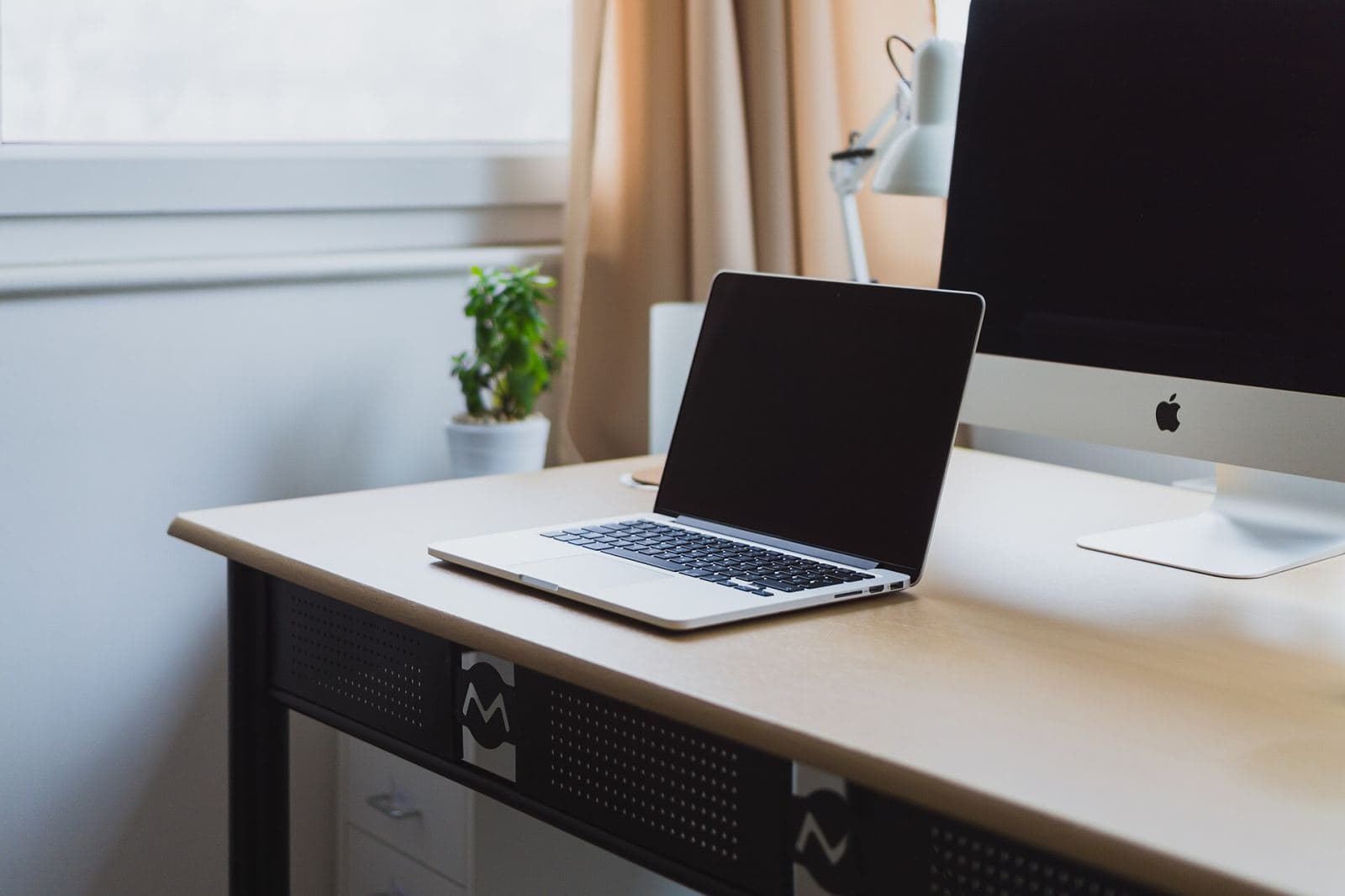 laptop screen replacement Leicester